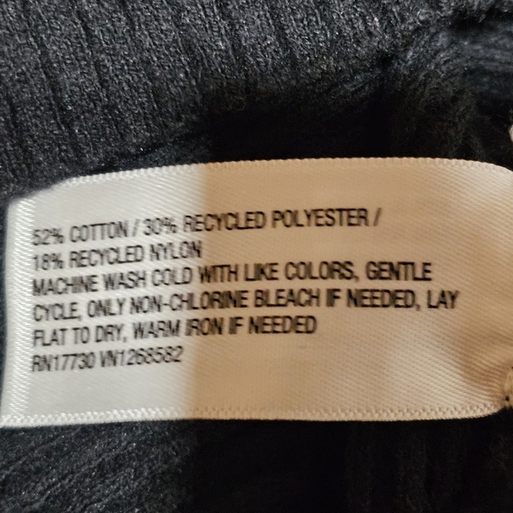 NWT universal thread black sweater snug fit - Picture 7 of 7